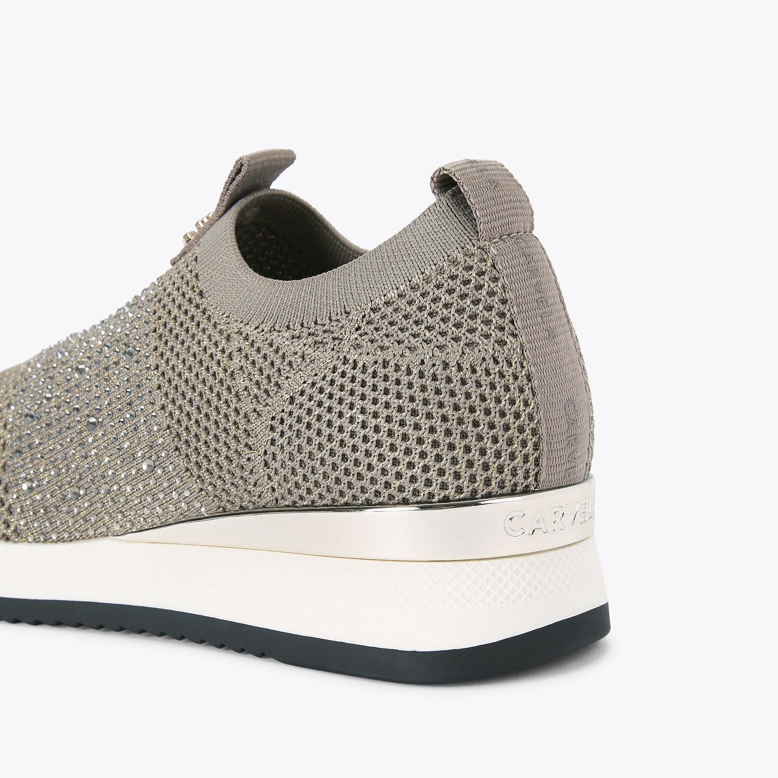 イギリス CARVELA スニーカーJANEIRO 2 TRAINER ネイビー JANEIRO 2 Black Knitted Trainer by CARVELA