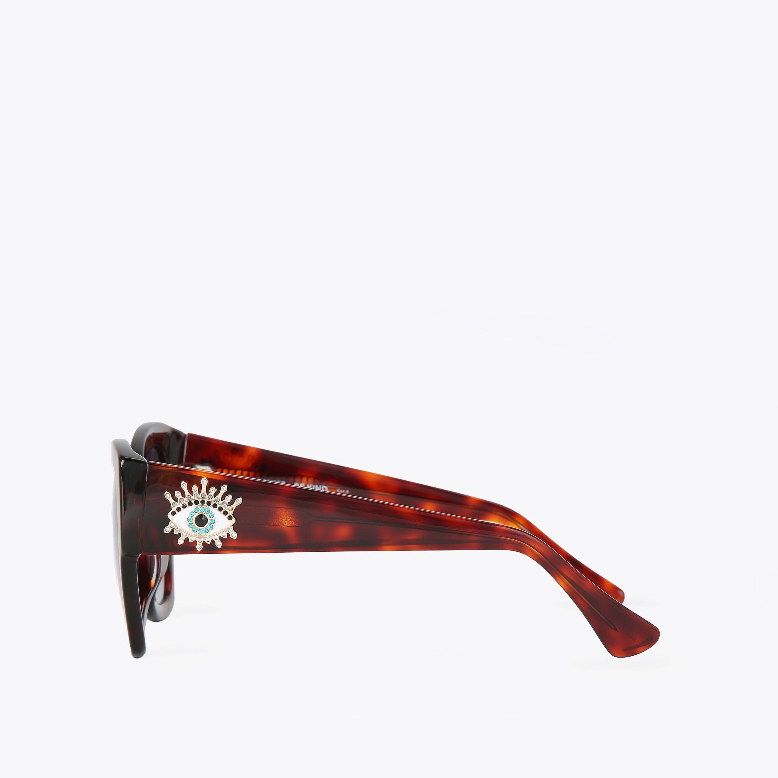 EYE SQ BUTTERFLY Tortoiseshell Sunglasses by KURT GEIGER LONDON display picture 2