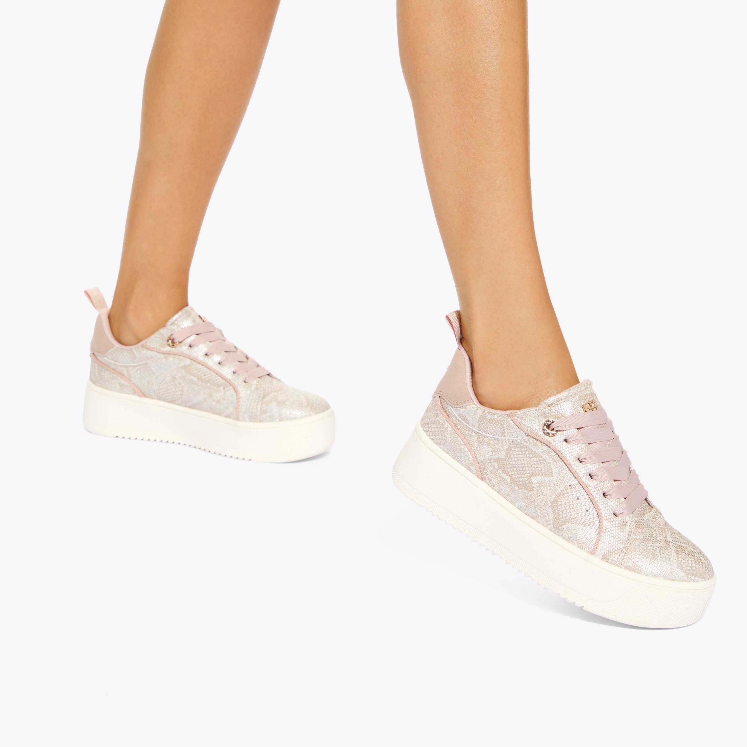 Futurepod Leather Lace-Up Oxford with Medallion Cap Toe