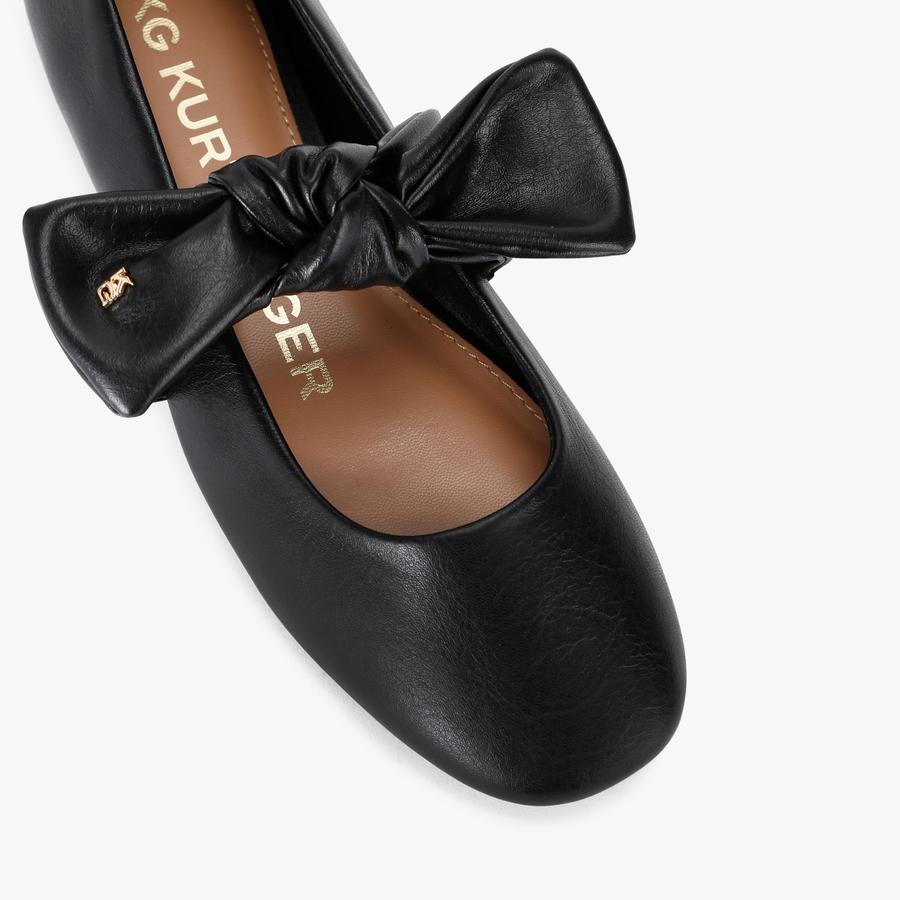 MASTER Black Tie Flat by KG KURT GEIGER